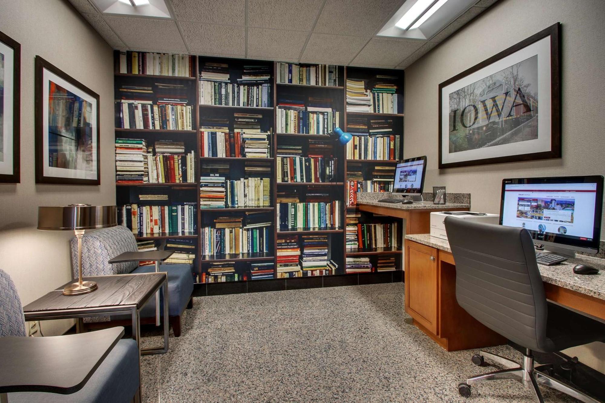 Drury Inn & Suites Iowa City Coralville Bagian luar foto
