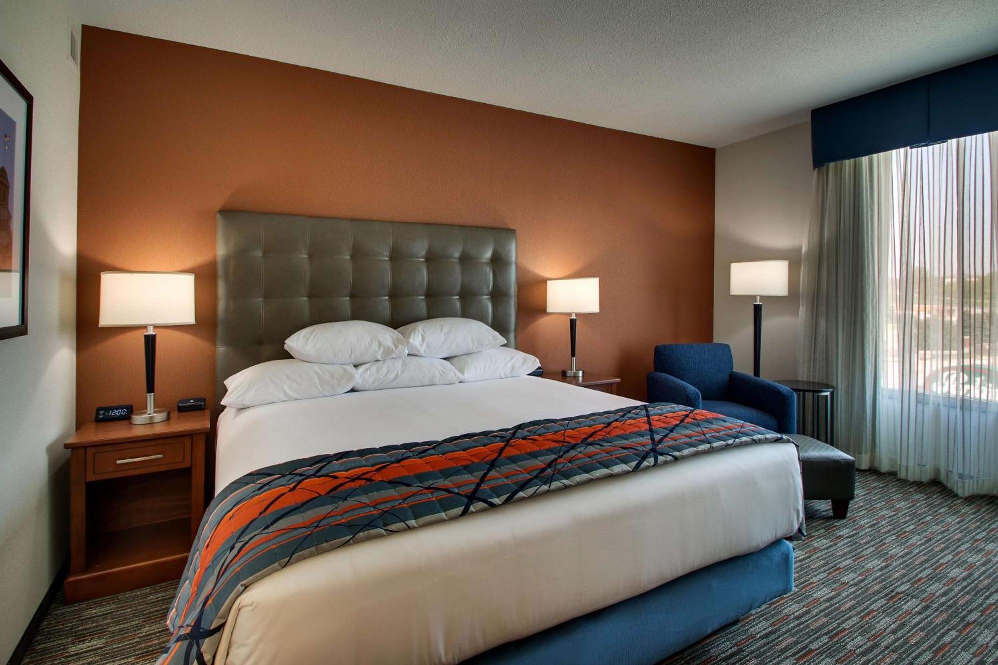 Drury Inn & Suites Iowa City Coralville Bagian luar foto