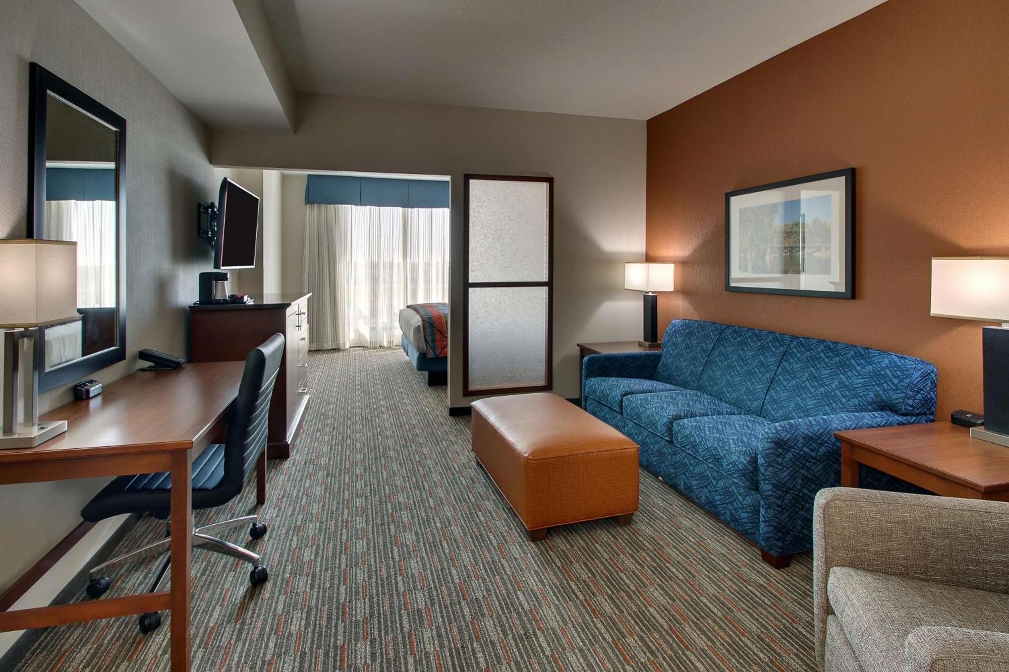 Drury Inn & Suites Iowa City Coralville Bagian luar foto