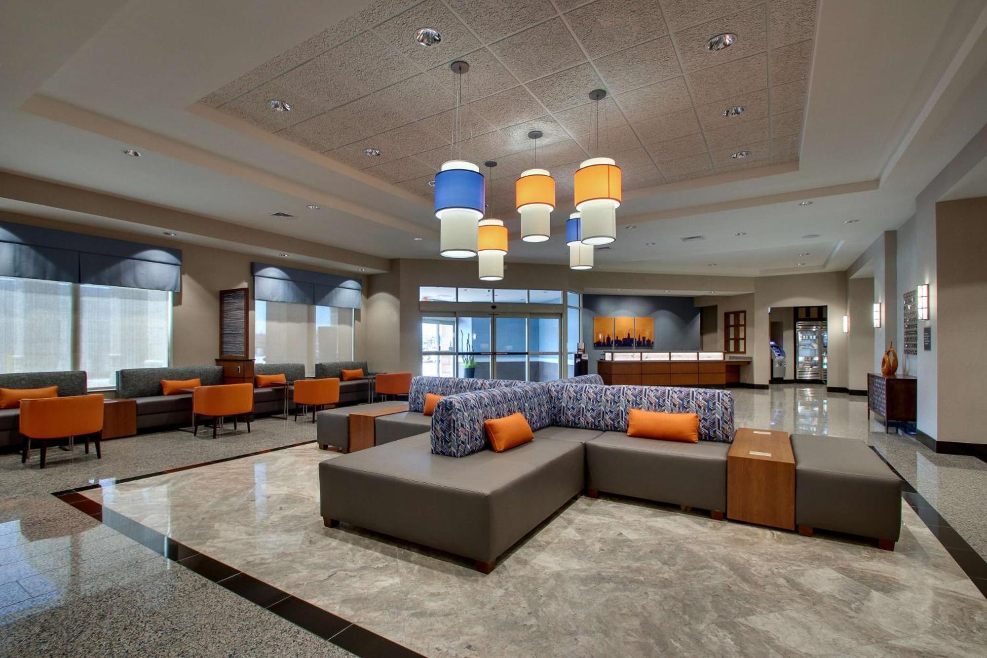 Drury Inn & Suites Iowa City Coralville Bagian luar foto